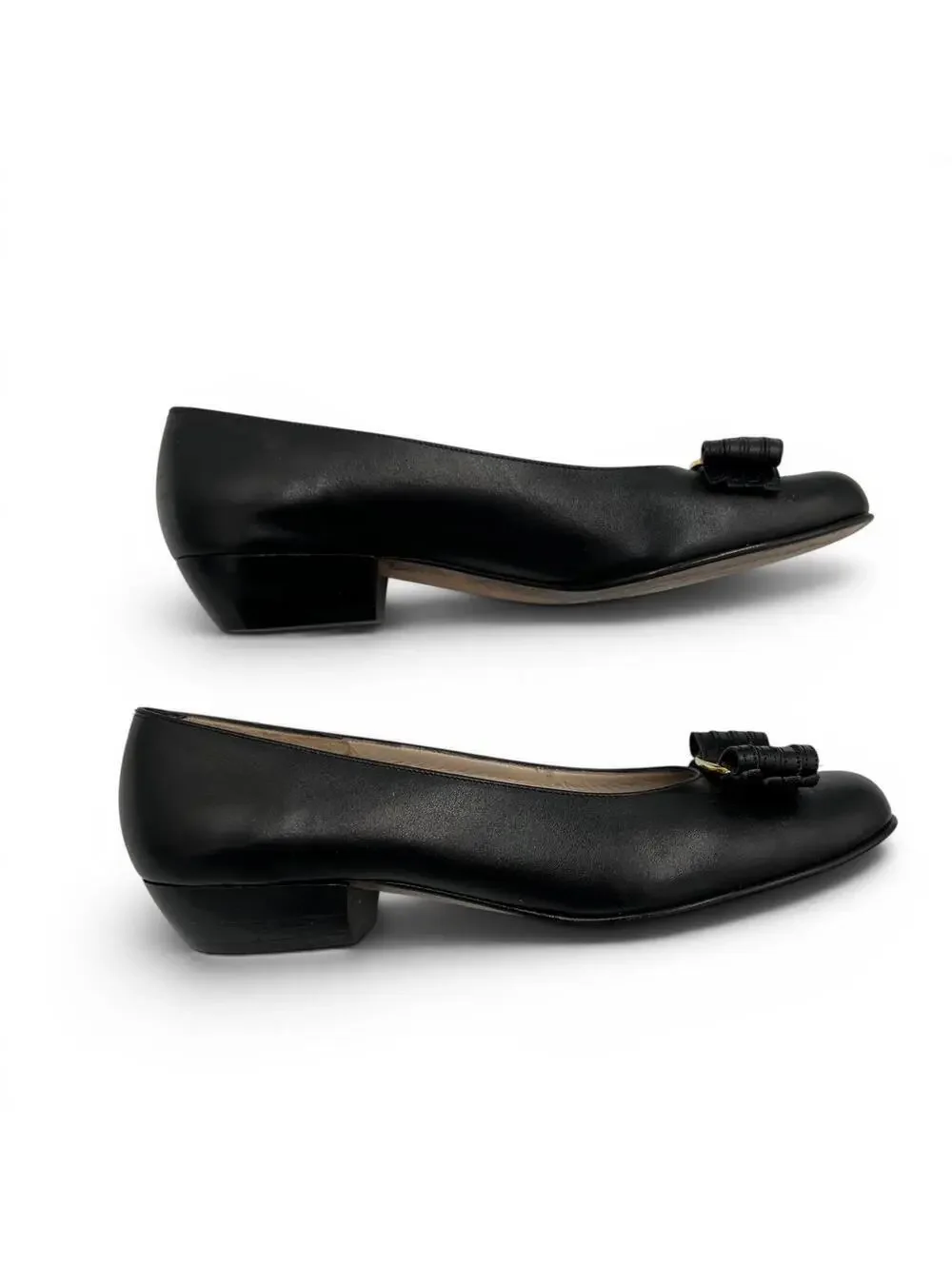 Vintage Salvatore Ferragamo Black Leather Bow Detail Pumps
